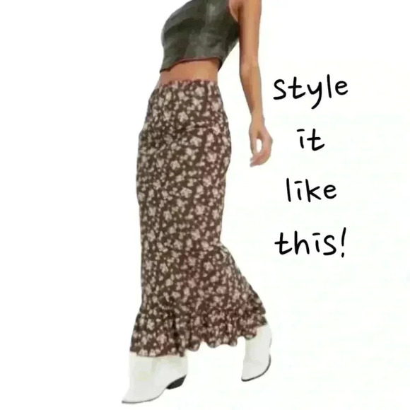 CHICO’s black floral midi trumpet skirt rayon black & ivory contrast flounce 4 - Picture 2 of 7